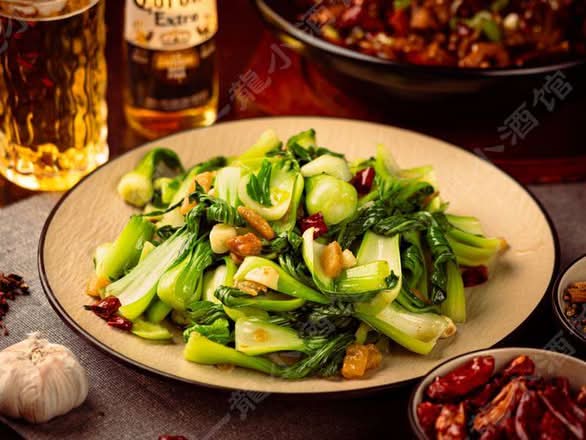 Choy Sum with Pork Cracklings / 376 菜心炒油渣